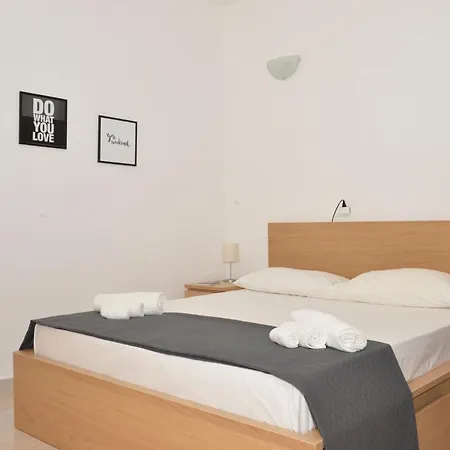 Sicilia Bella Maqueda Apartment *